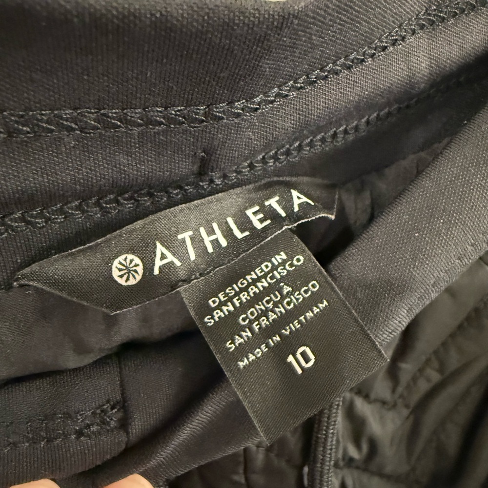 NWT Athleta Sz 10 (M) black quilted shorts - Picture 3 of 6